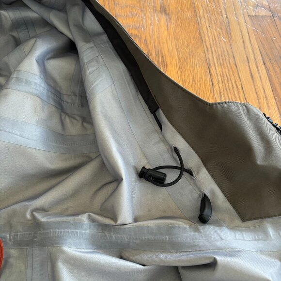 Simms Gore-Tex Fishing Outdoor Jacket - Picture 10 of 16